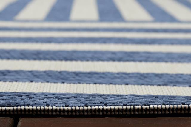 Leandro Blue 7'10" x 10' Rug - Thumbnail - Image 4