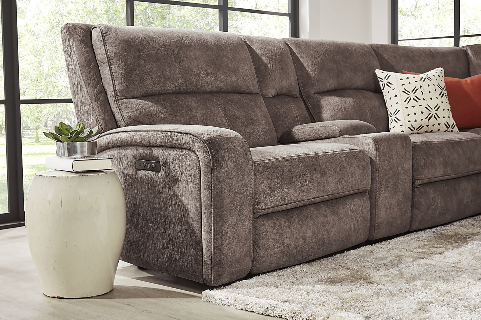 Leighton Brown 7 Pc Dual Power Reclining Sectional - Image 3