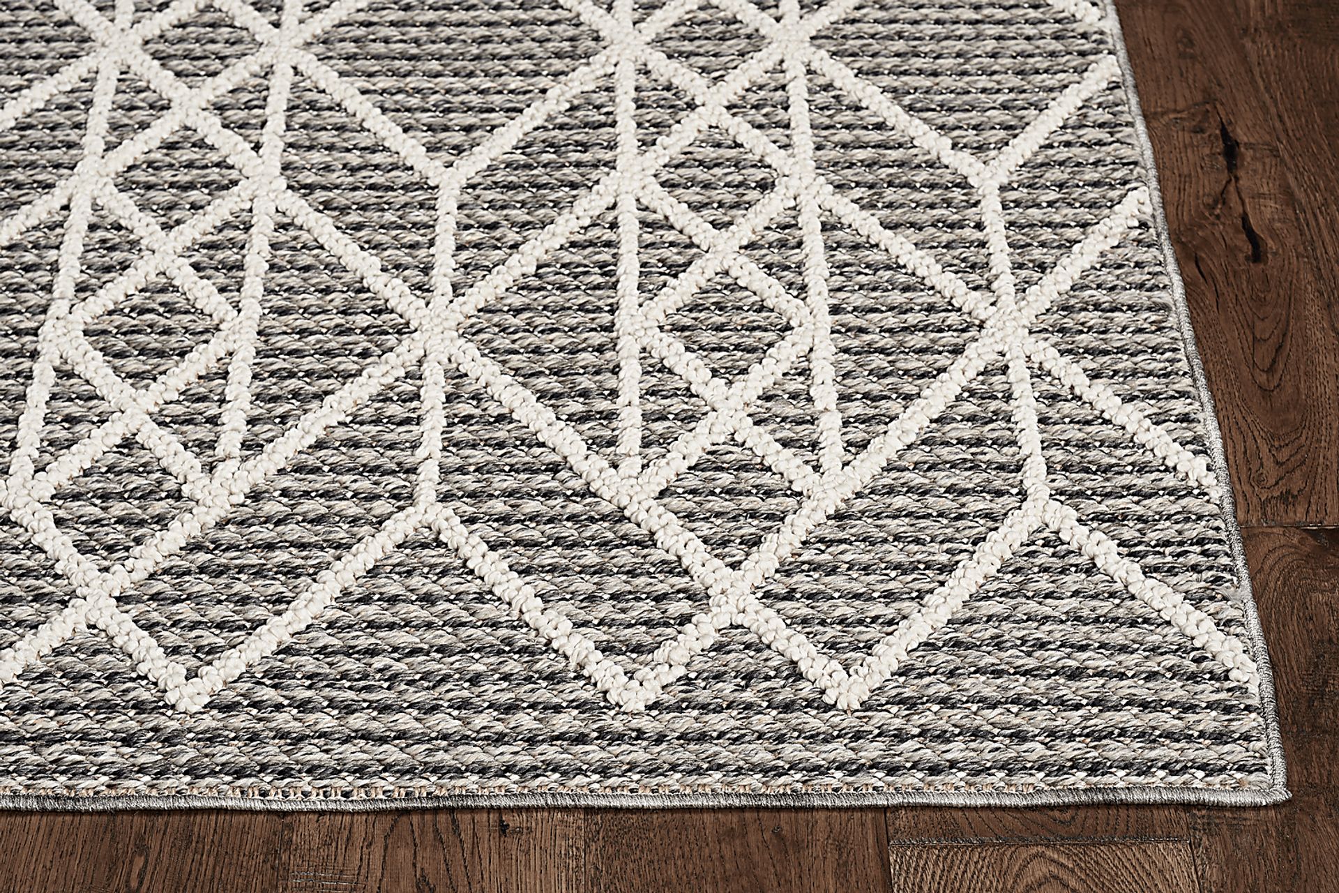 Leopole Gray 6'7 x 9'4 Indoor/Outdoor Rug - Image 4