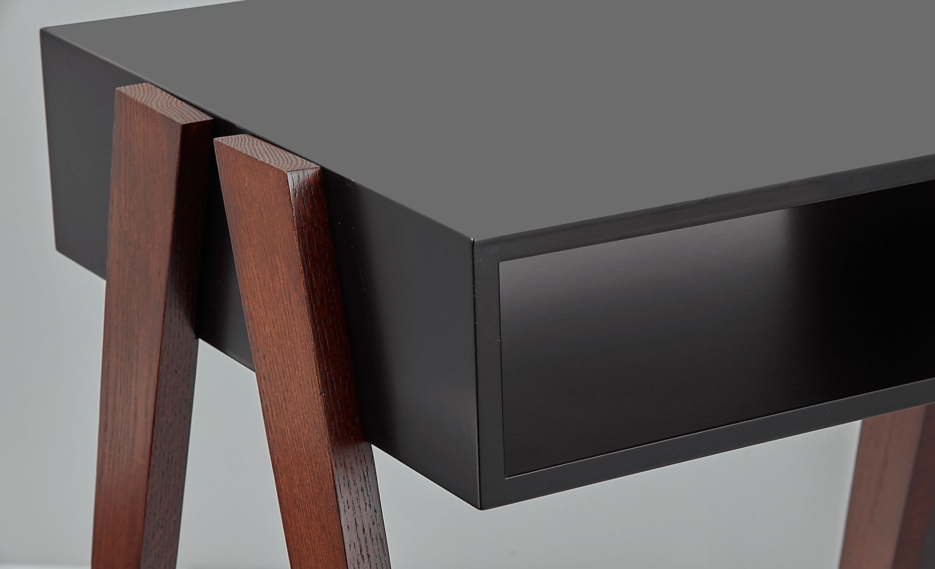 Lerew Black Cocktail Table - Image 3