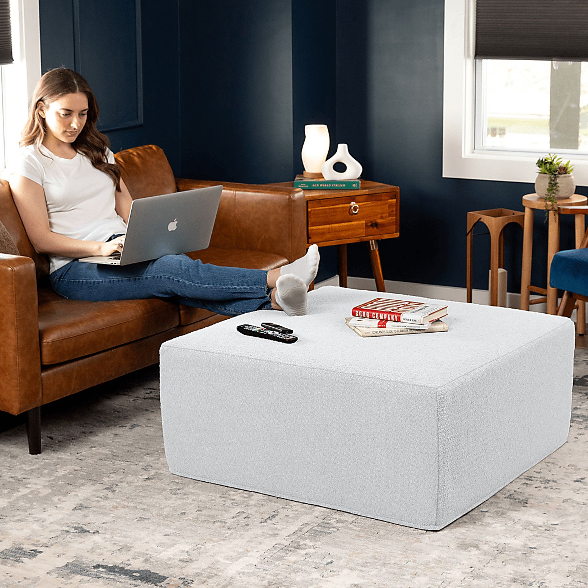 Lesusa II White Ottoman - Image 6