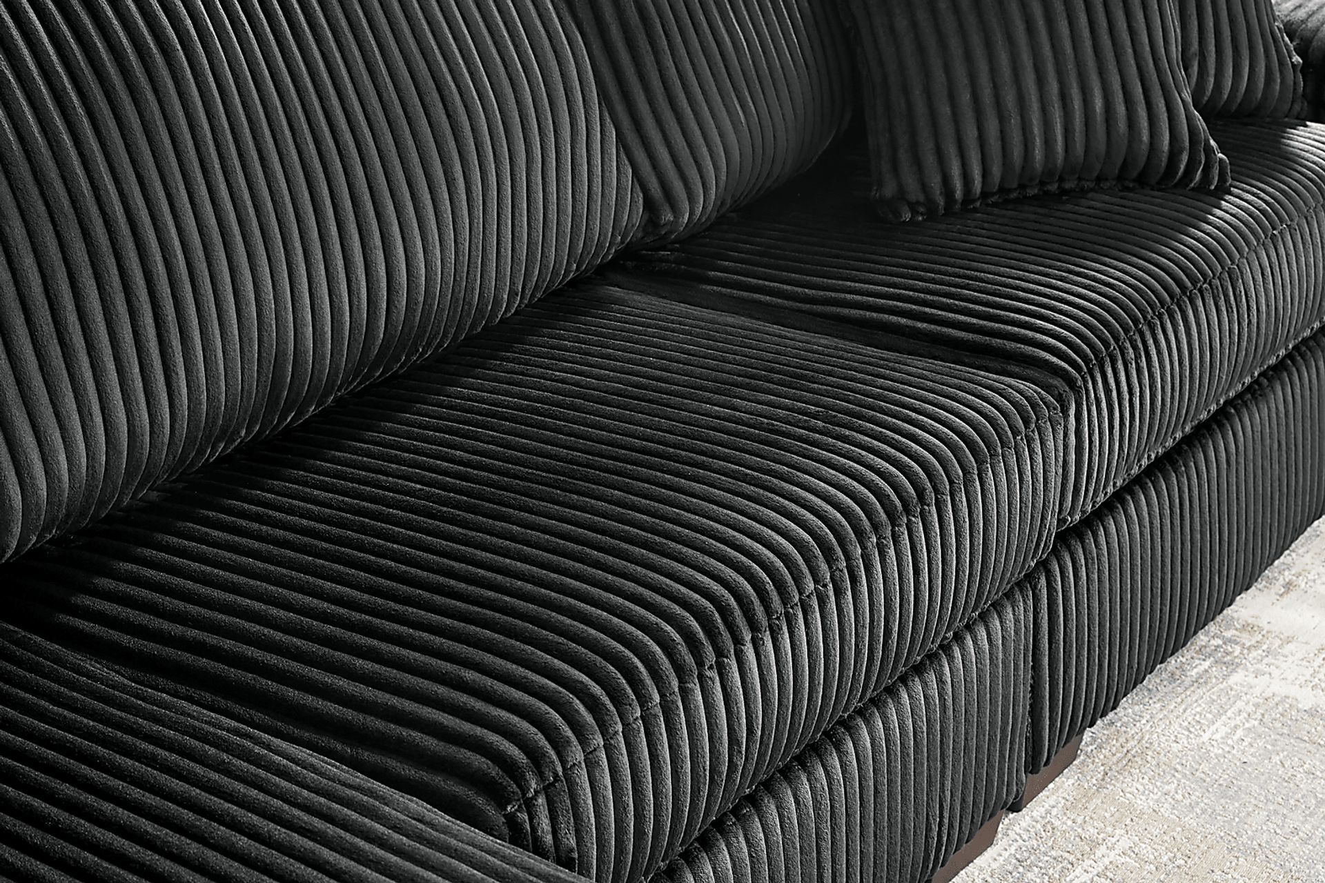 Lexford Park Black 3 Pc Sectional - Image 4