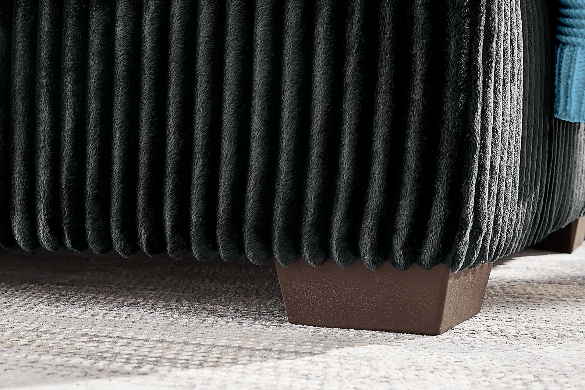Lexford Park Black 5 Pc Sectional - Image 5