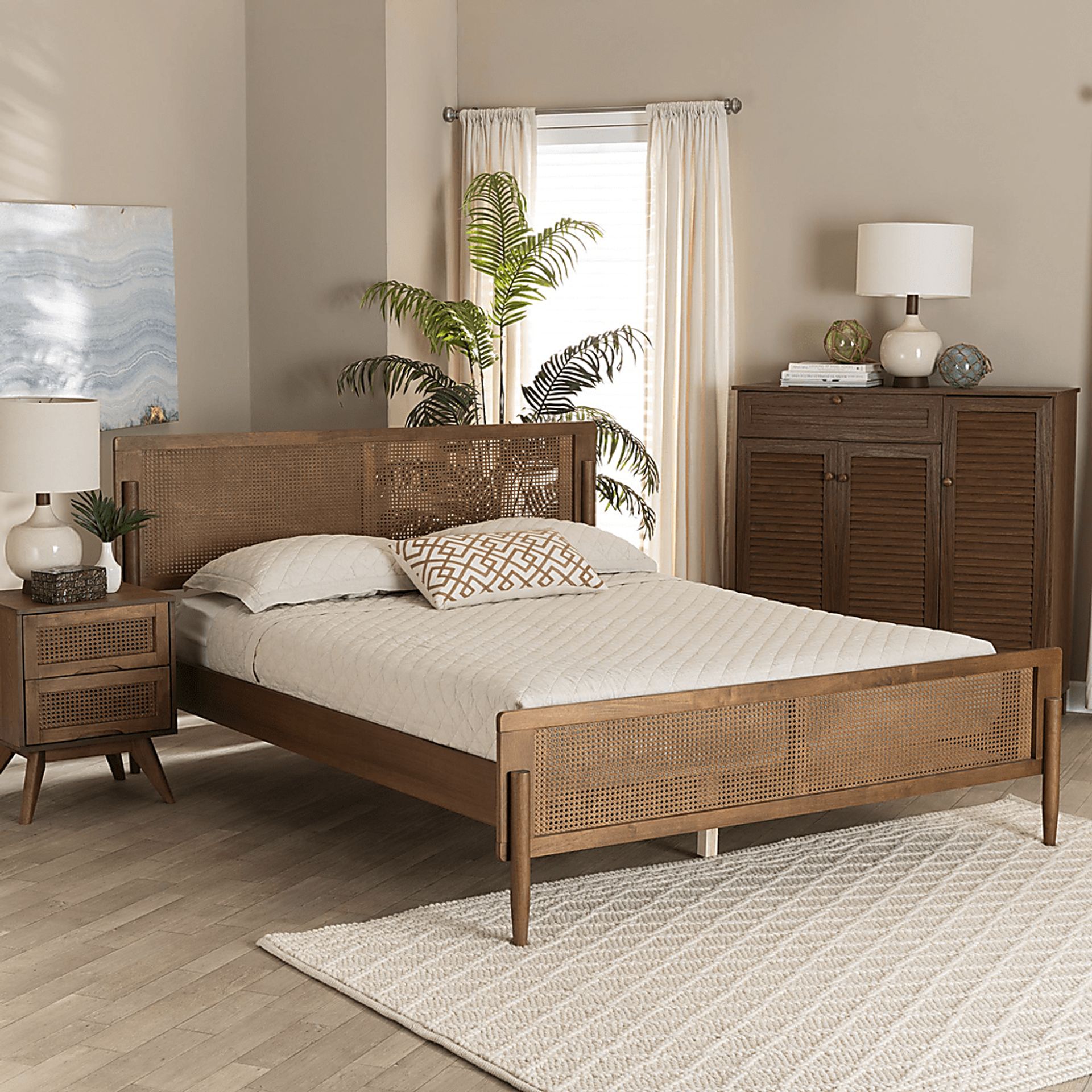 Liahona Brown Queen Platform Bed - Image 2