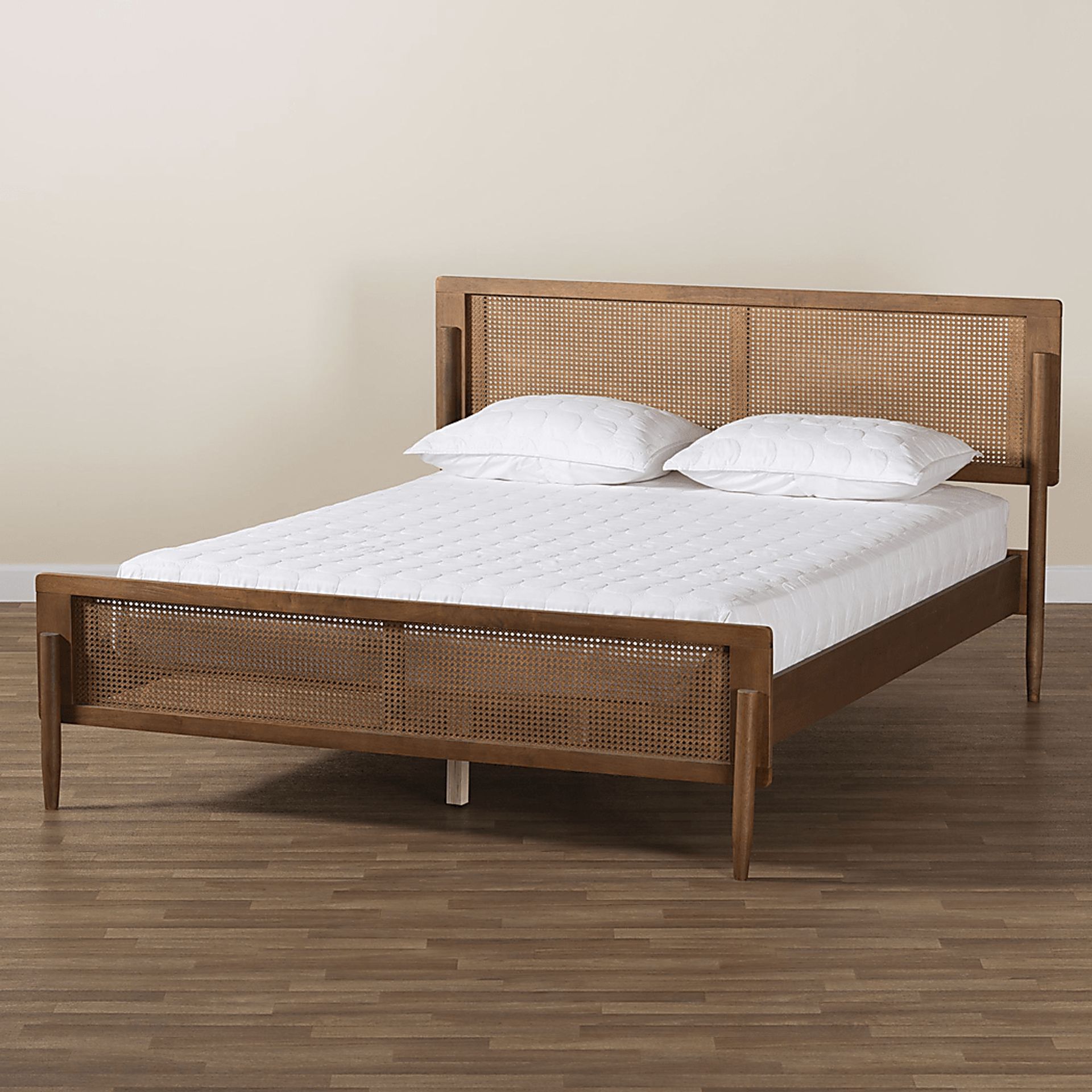 Liahona Brown Queen Platform Bed - Image 3
