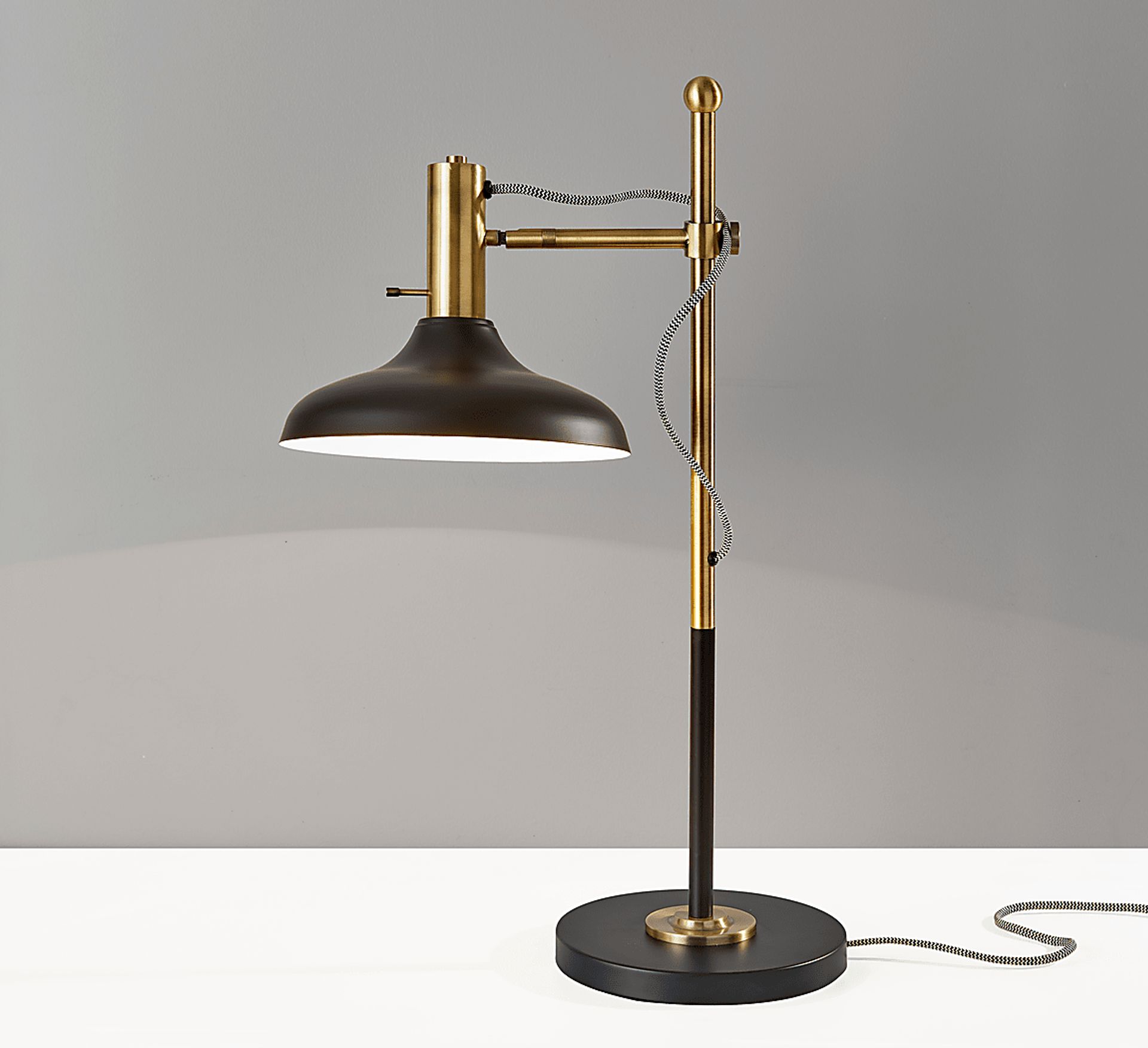 Lightington Brass Lamp - Image 2