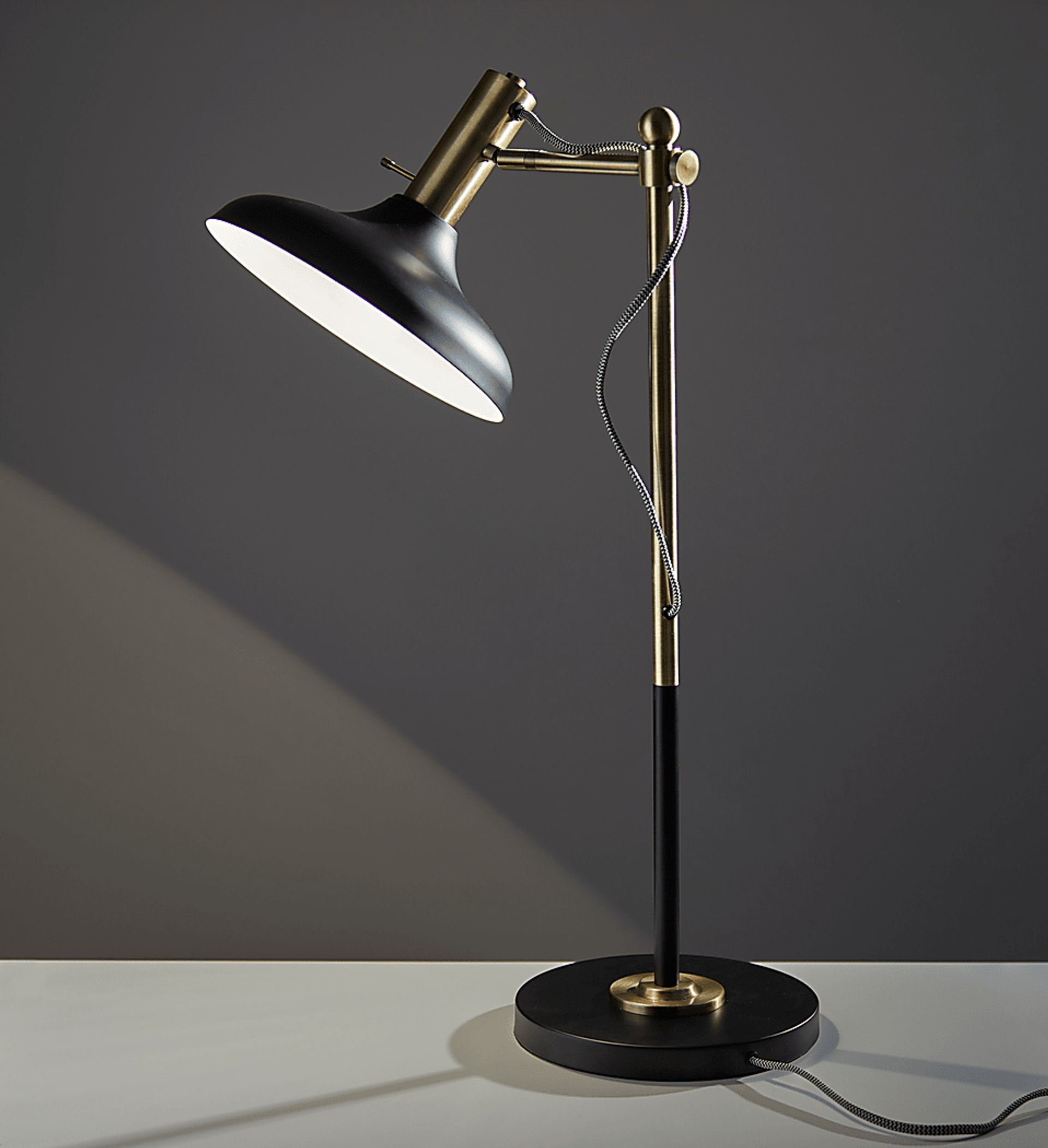 Lightington Brass Lamp - Image 4