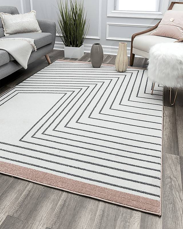 Lilliana Pink 5' x 7' Rug - Thumbnail - Image 2