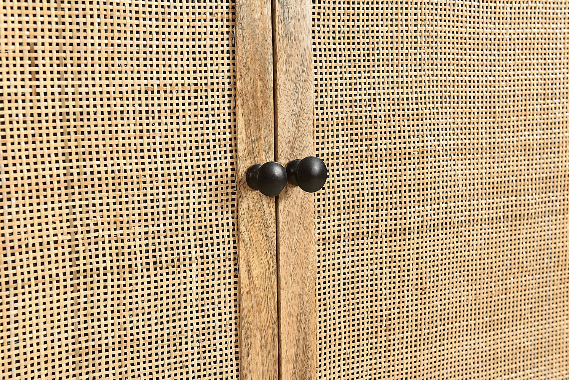 Lillipark Black Credenza - Image 8