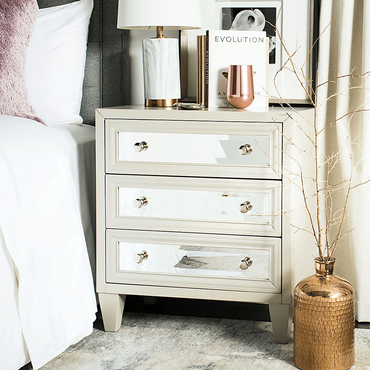 Lindendale White Colors,White Accent Cabinet | Rooms to Go