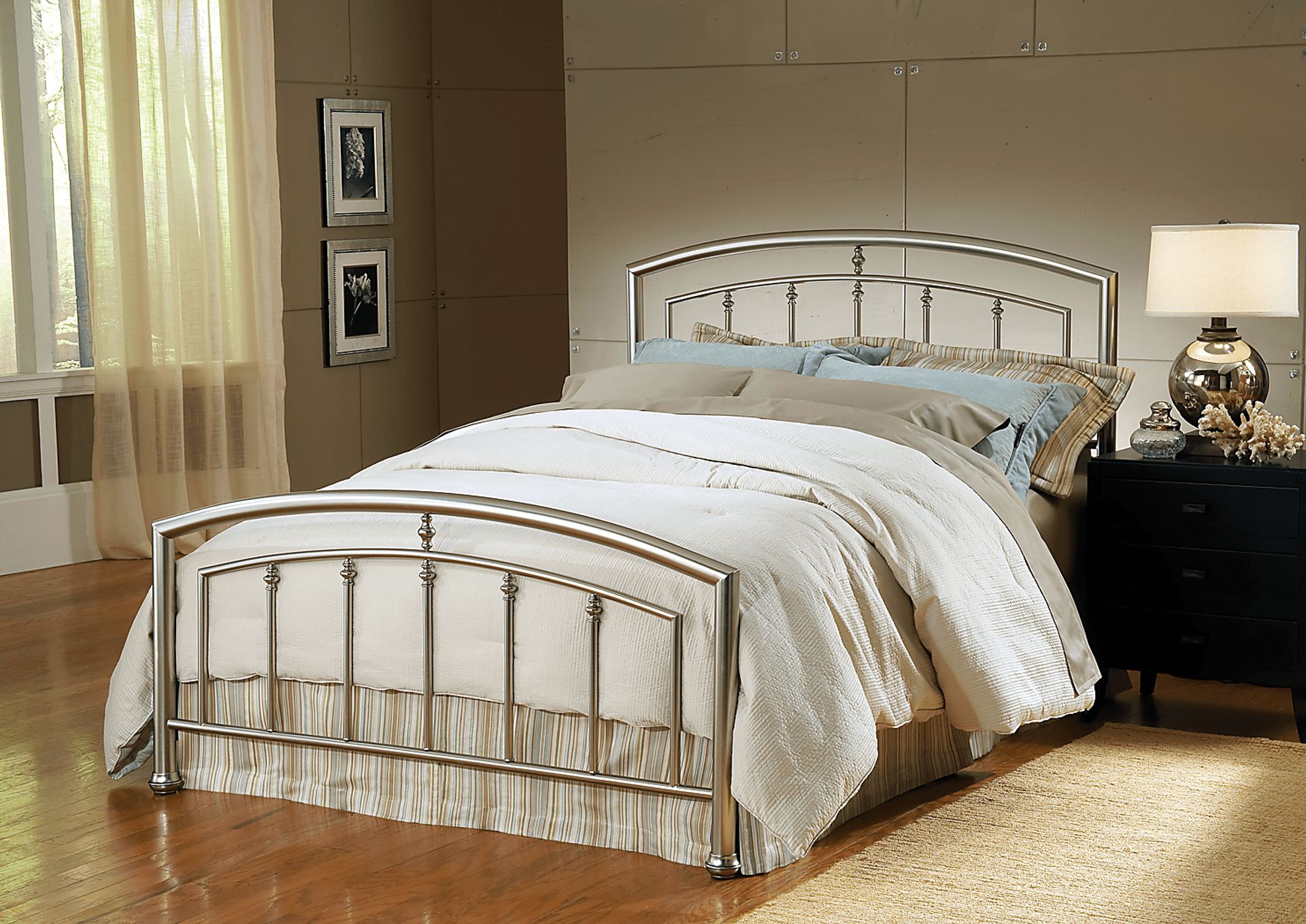 Linvale Platinum Queen Bed - Image 2