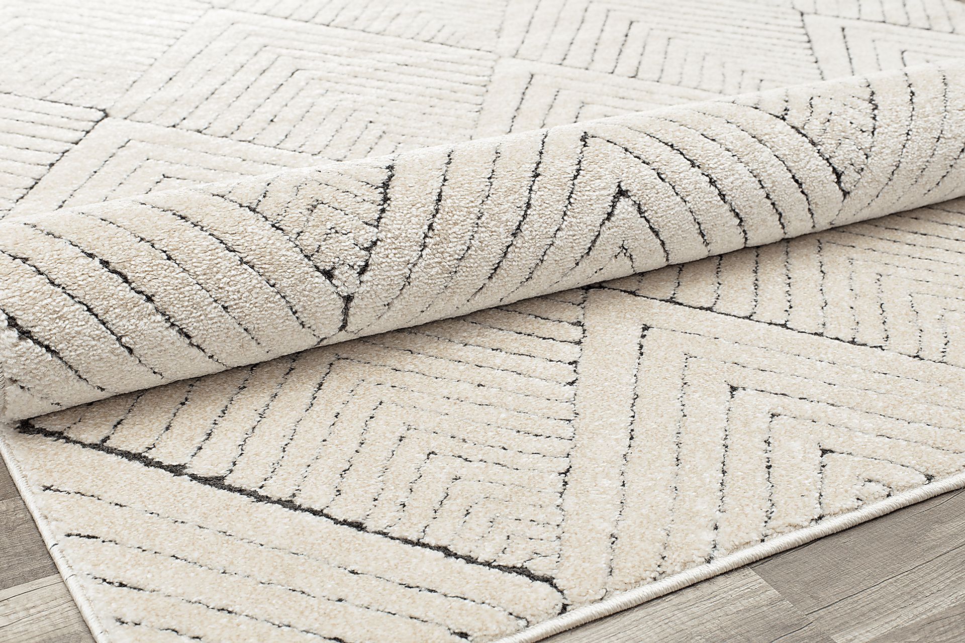 CosmoLiving By Cosmopolitan Lisette Tan 5' x 7'6 Rug - Image 2
