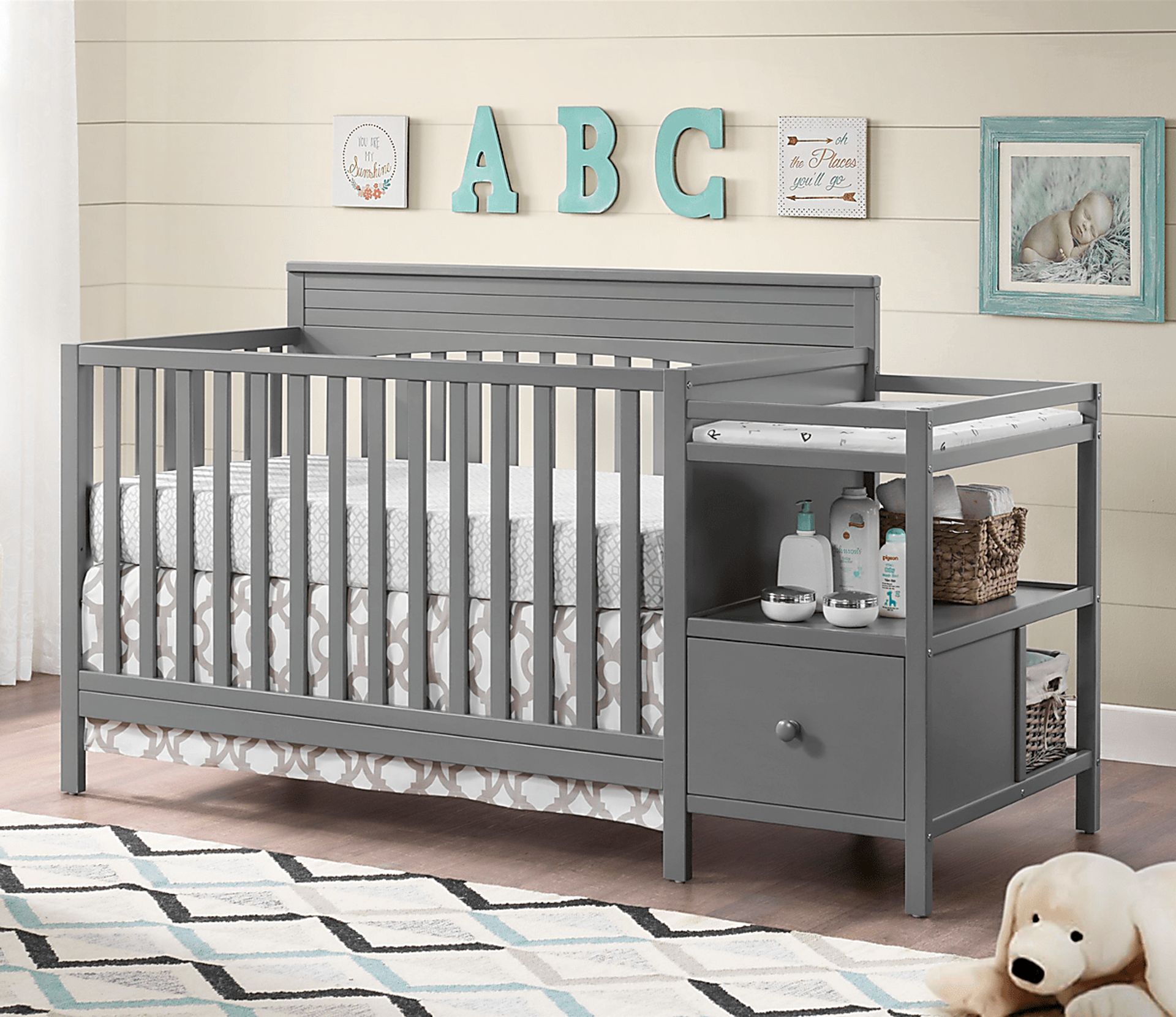 Lauren crib with changing table outlet