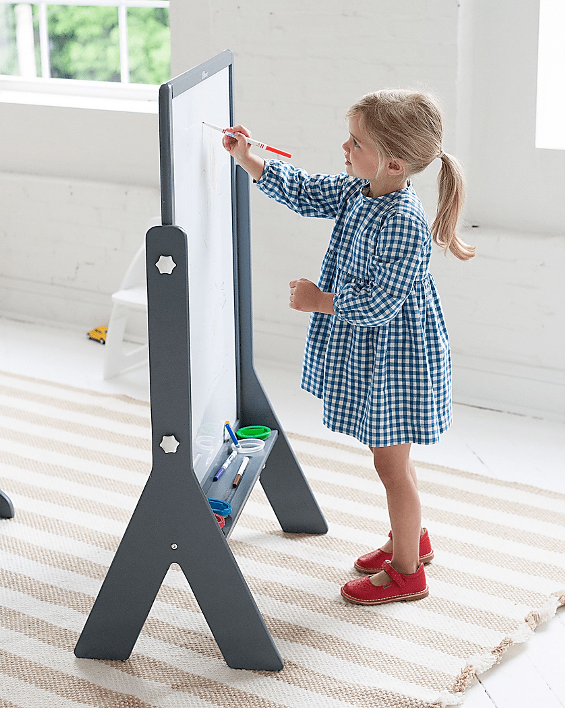 Little Partners Gray Contempo Two-Sided Art Easel - Image 5