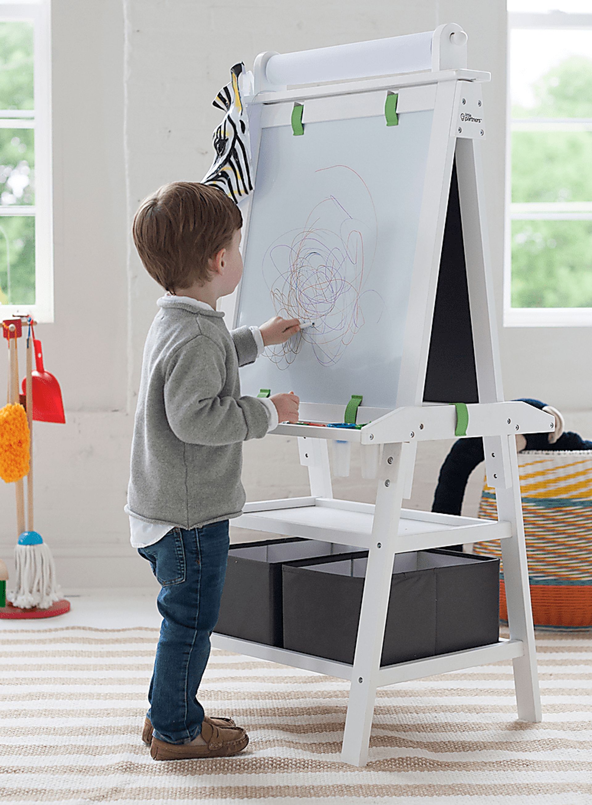 Little Partners Green Deluxe Learn and Play Art Center Easel - Image 4
