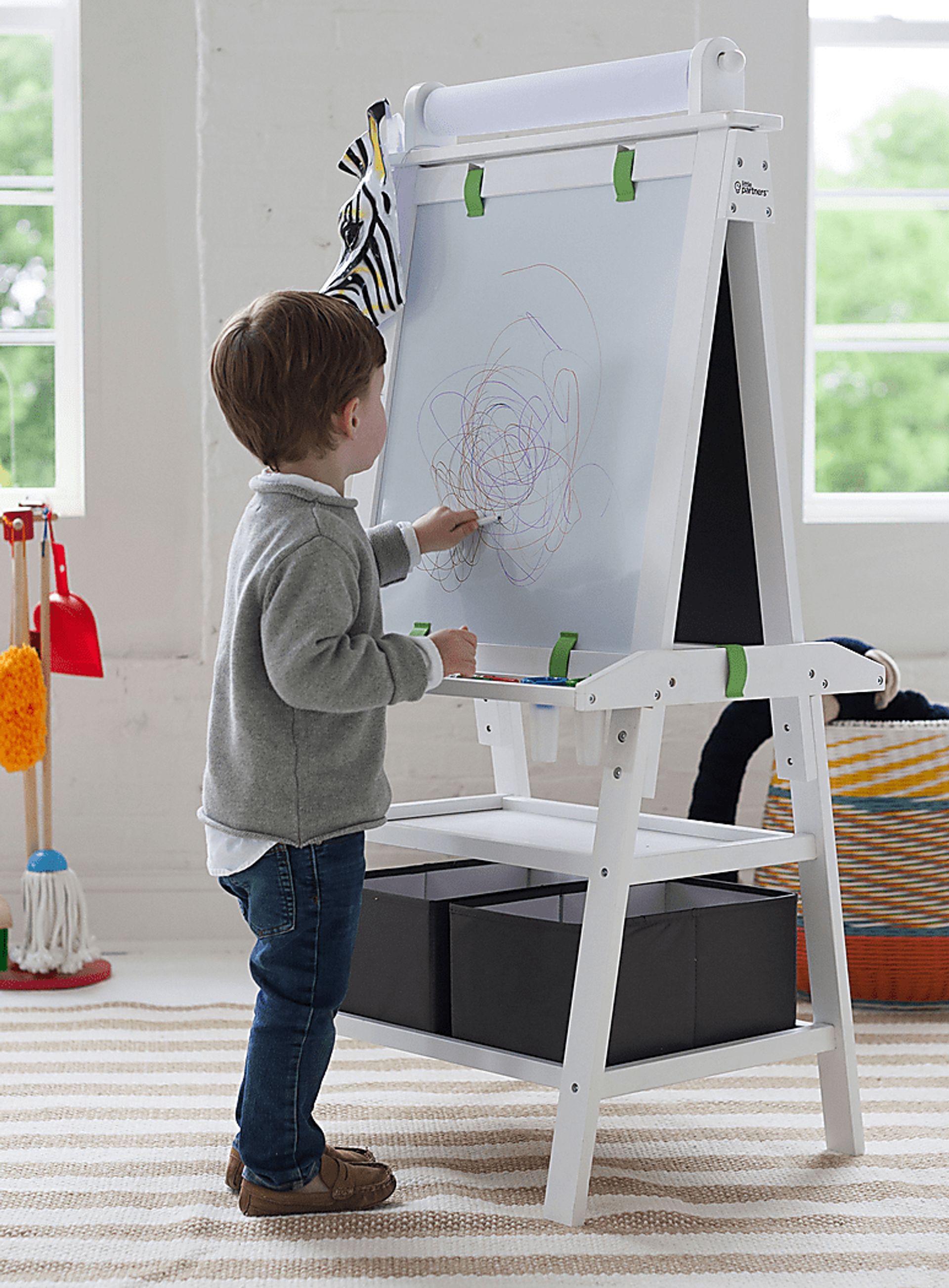 Little Partners Natural Deluxe Learn and Play Art Center Easel - Image 4