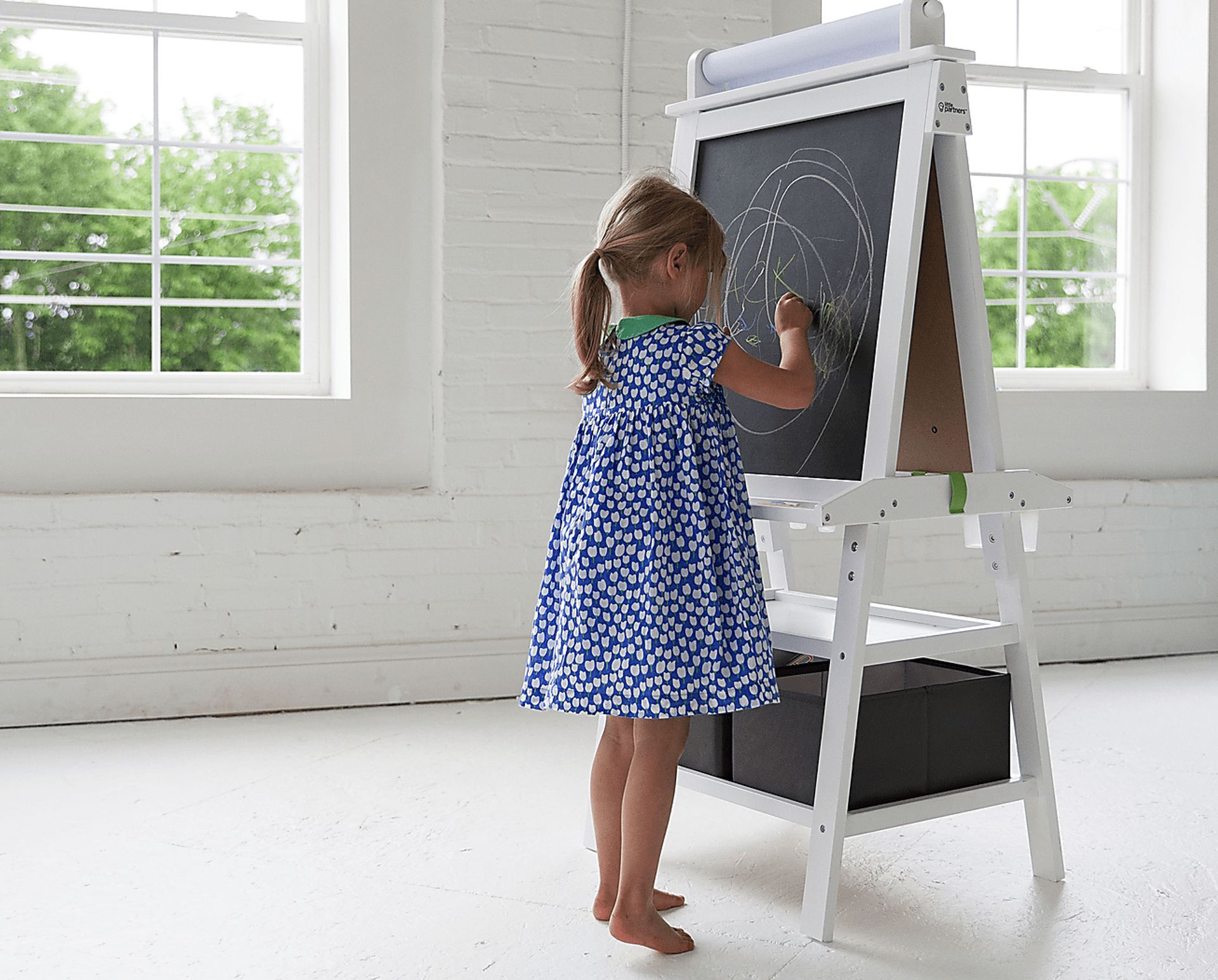 Little Partners White Deluxe Learn and Play Art Center Easel - Image 3