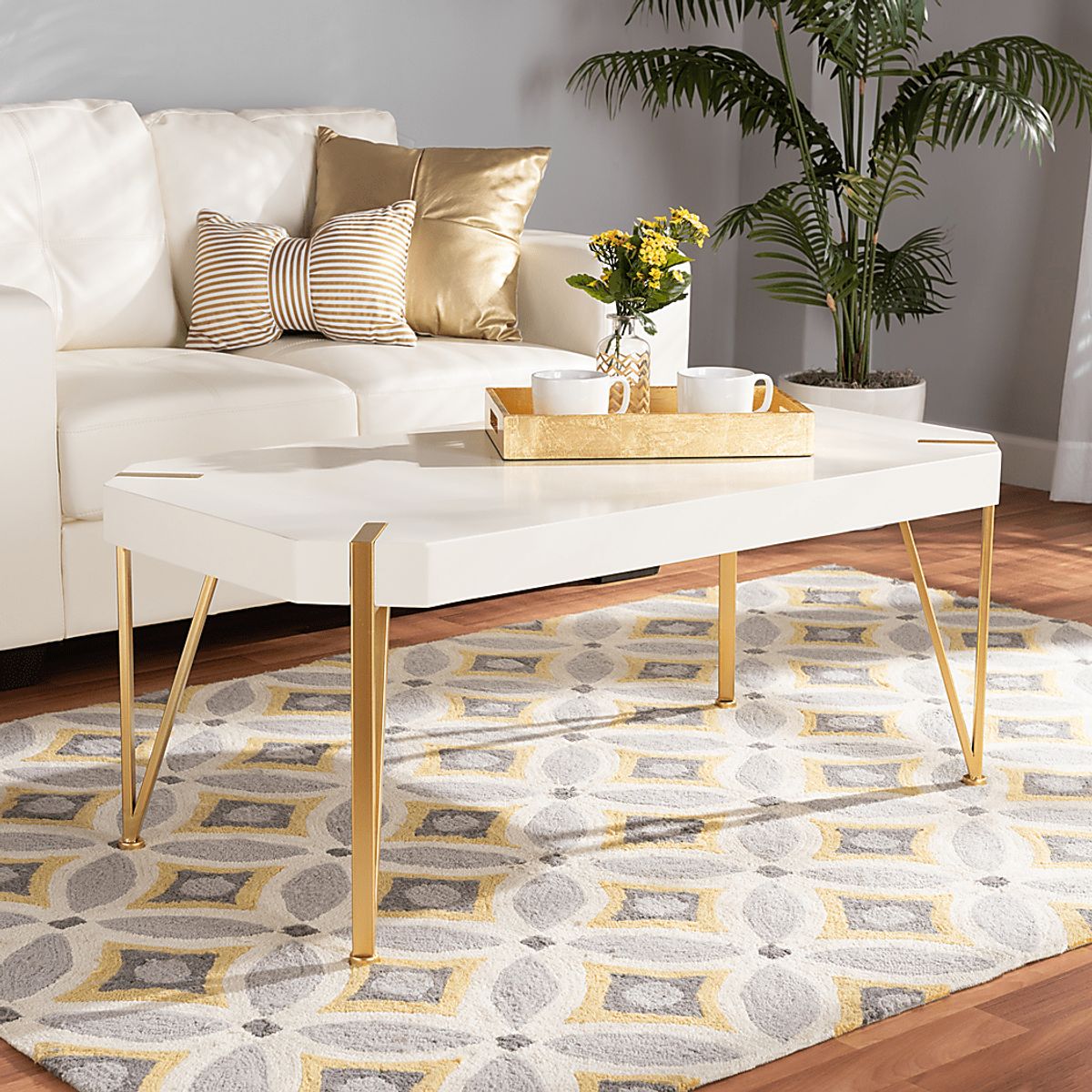 Lizardi White Cocktail Tables | Rooms to Go