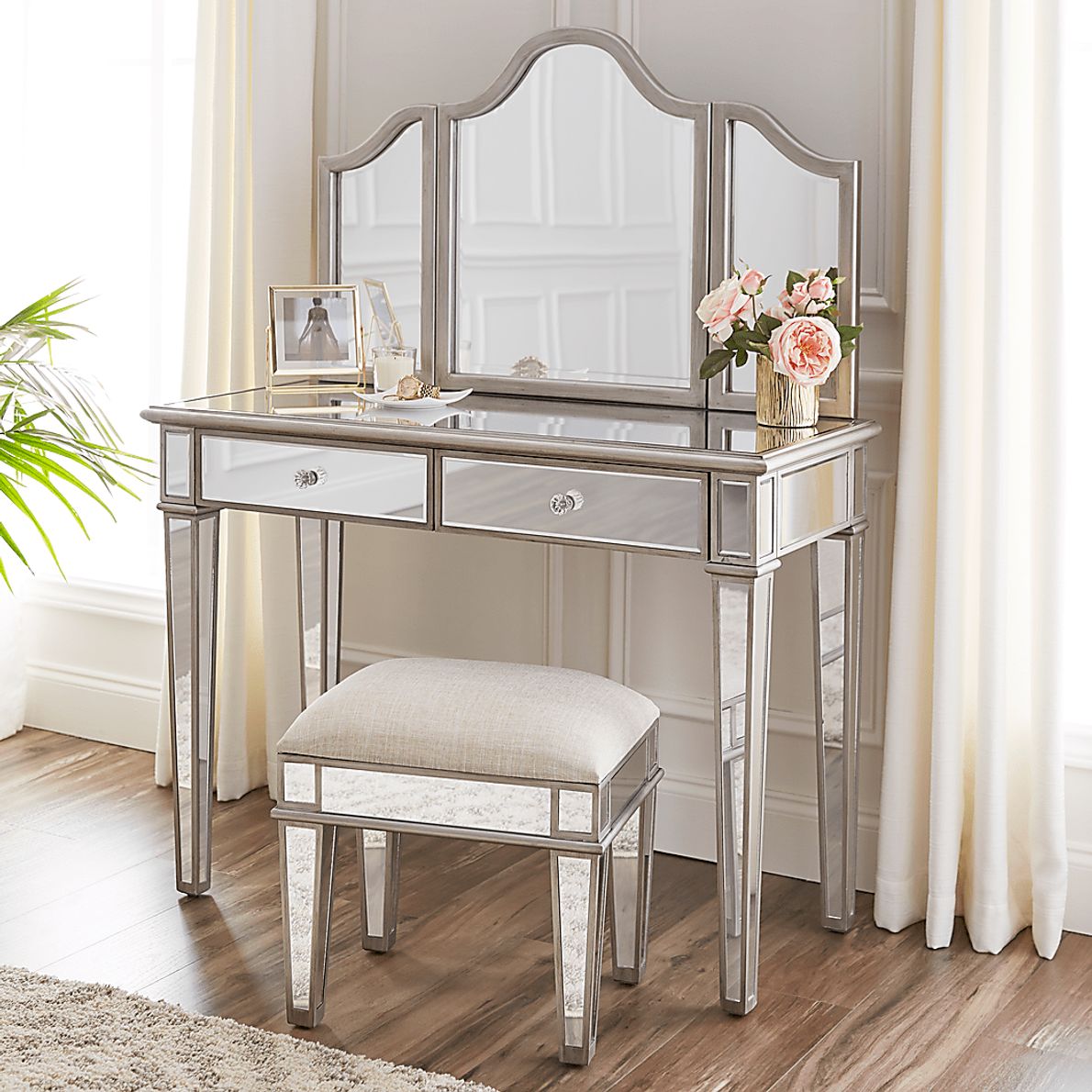 Llanfair Silver Vanity with Mirror 2pc Set Rooms To Go