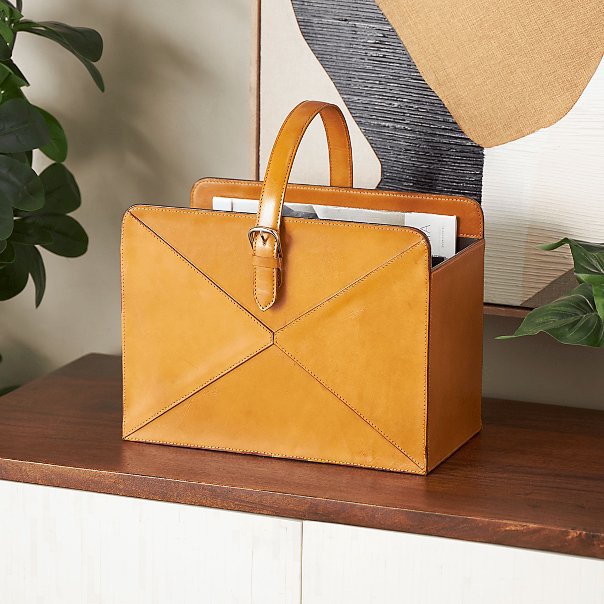 Logari Brown Magazine Holder - Image 2