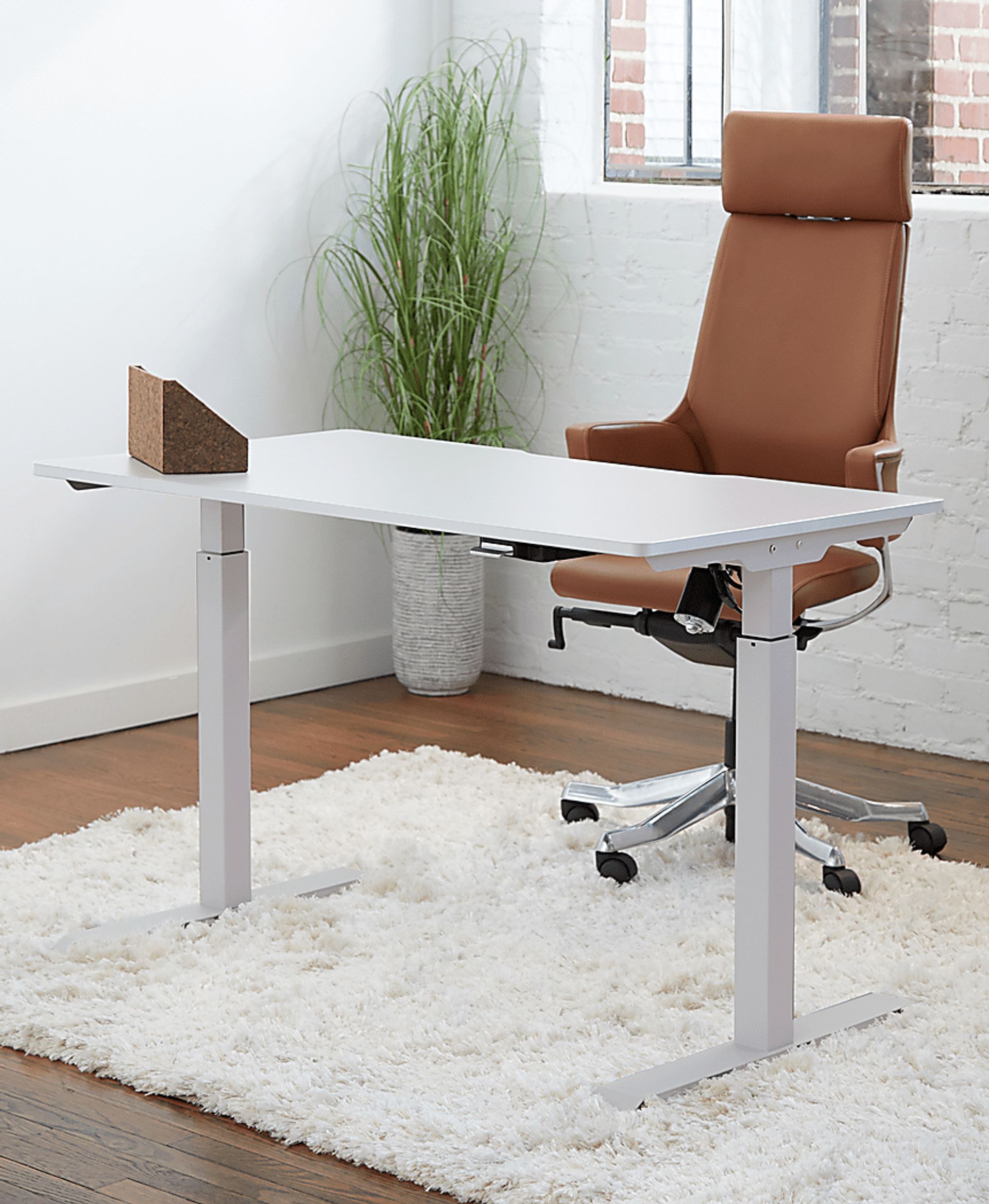 Lois White Desk - Image 2