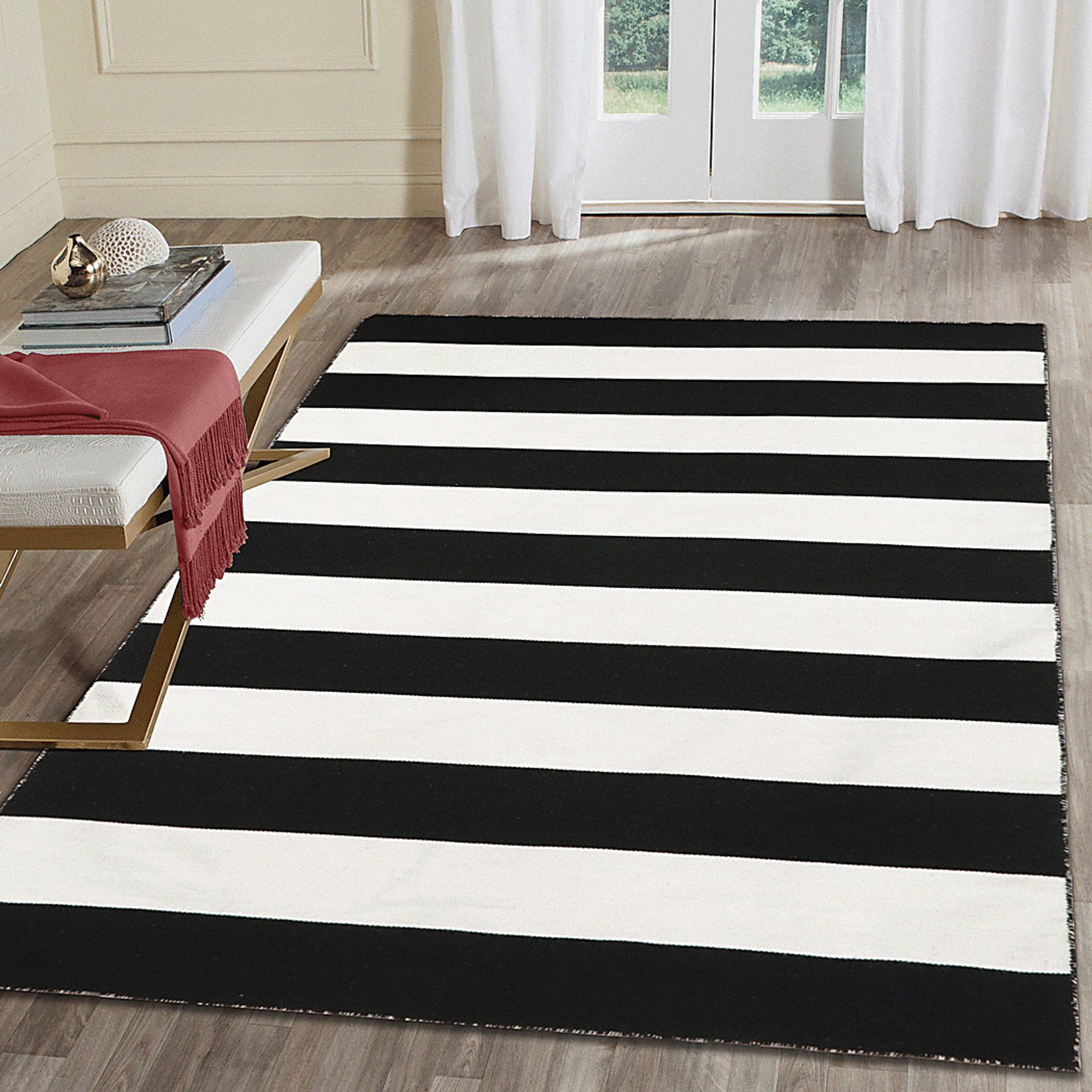 Lorahorn Black 5' x 7'6 Indoor/Outdoor Rug - Image 3