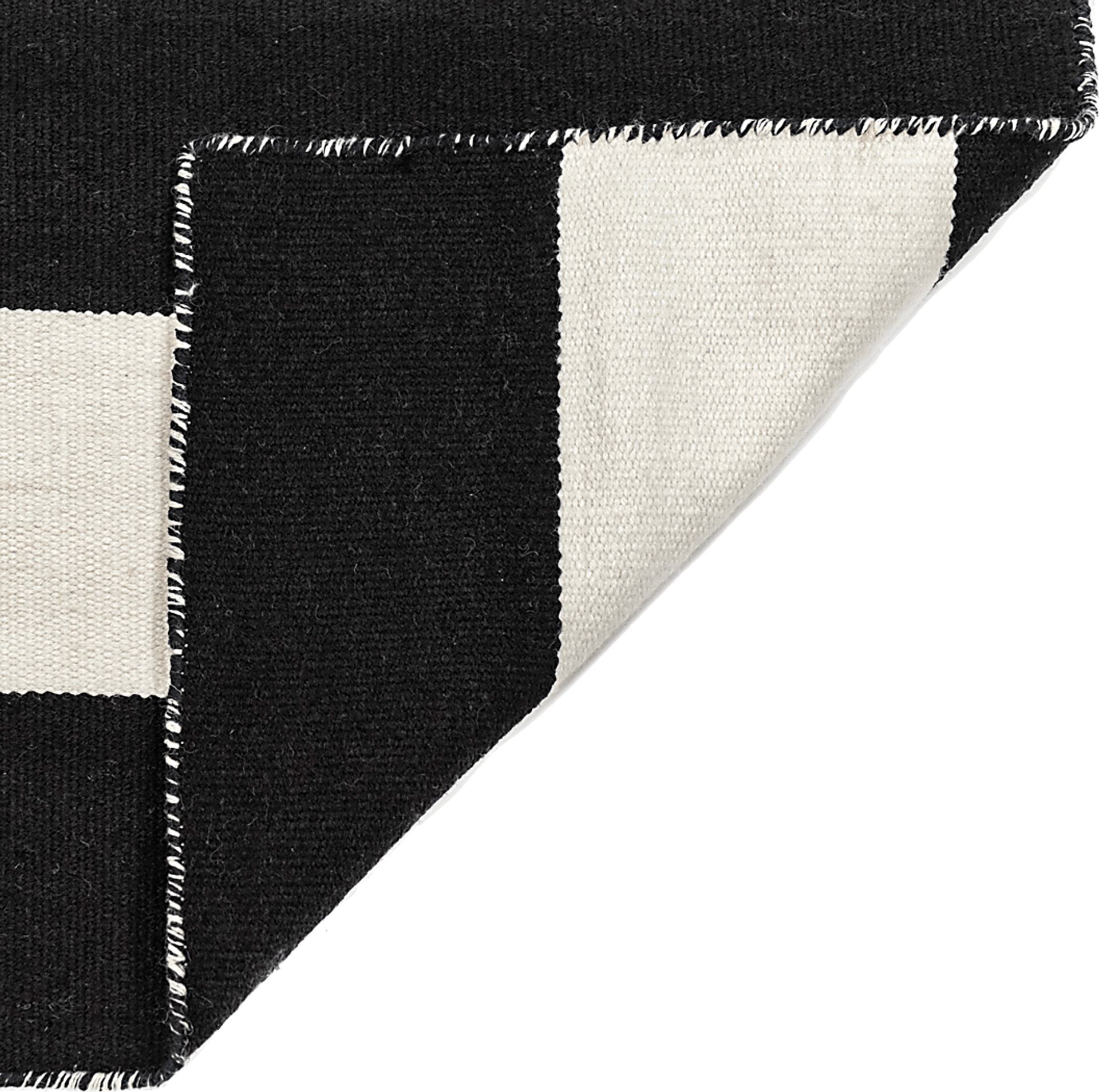 Lorahorn Black 5' x 7'6 Indoor/Outdoor Rug - Image 4