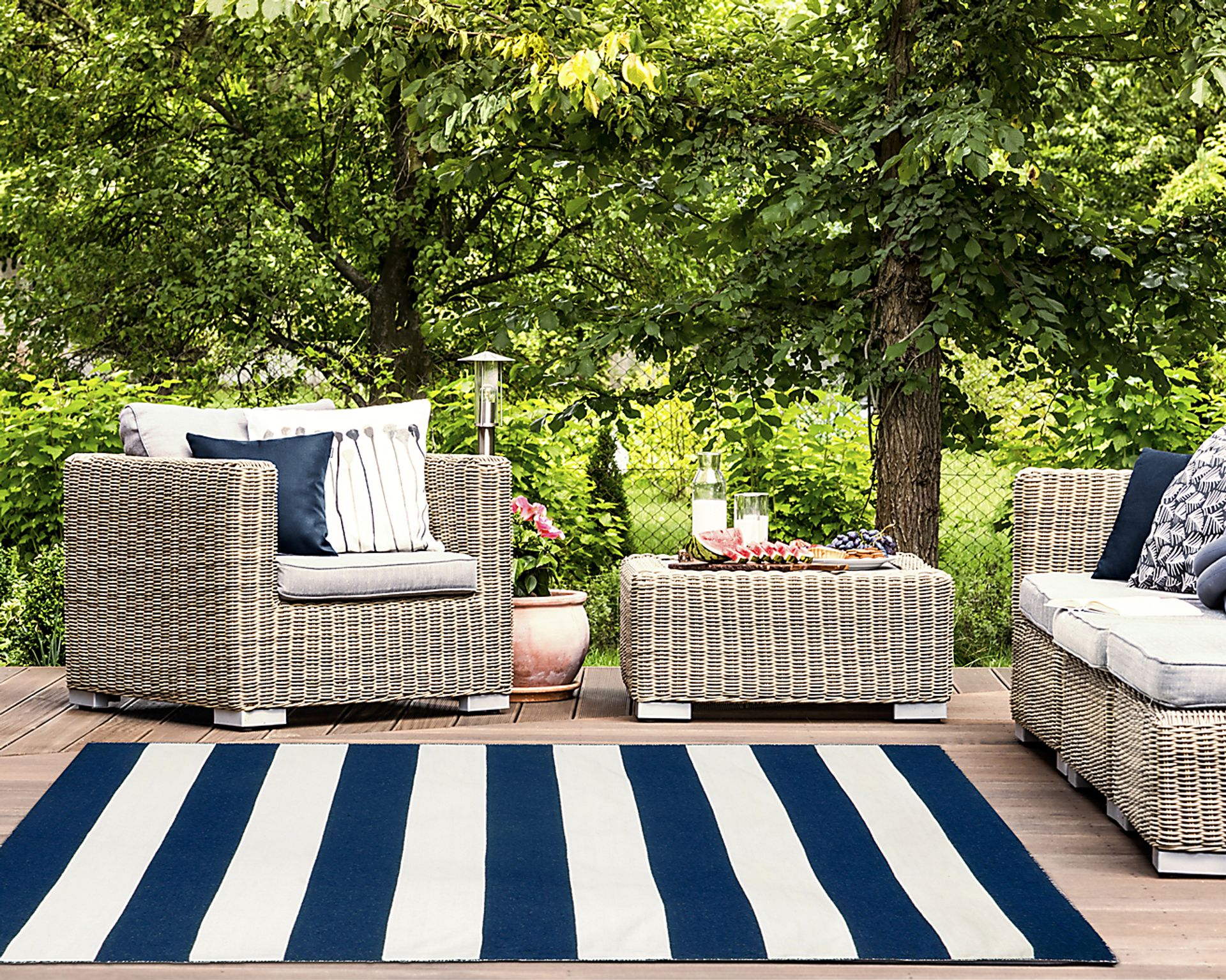 Lorahorn Navy 5' x 7'6 Indoor/Outdoor Rug - Image 2