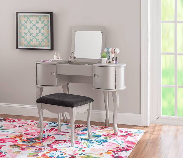 Loring Gray Vanity Set - Thumbnail - Image 2