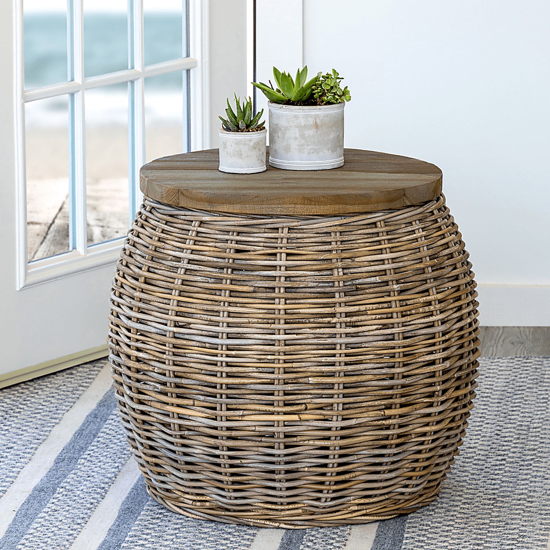 Lowama Brown End Table - Image 3
