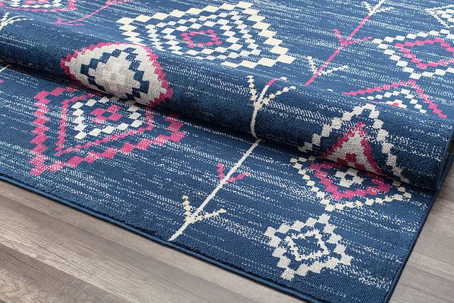 CosmoLiving By Cosmopolitan Lowyn Navy 5' x 7' Rug - Thumbnail - Image 3