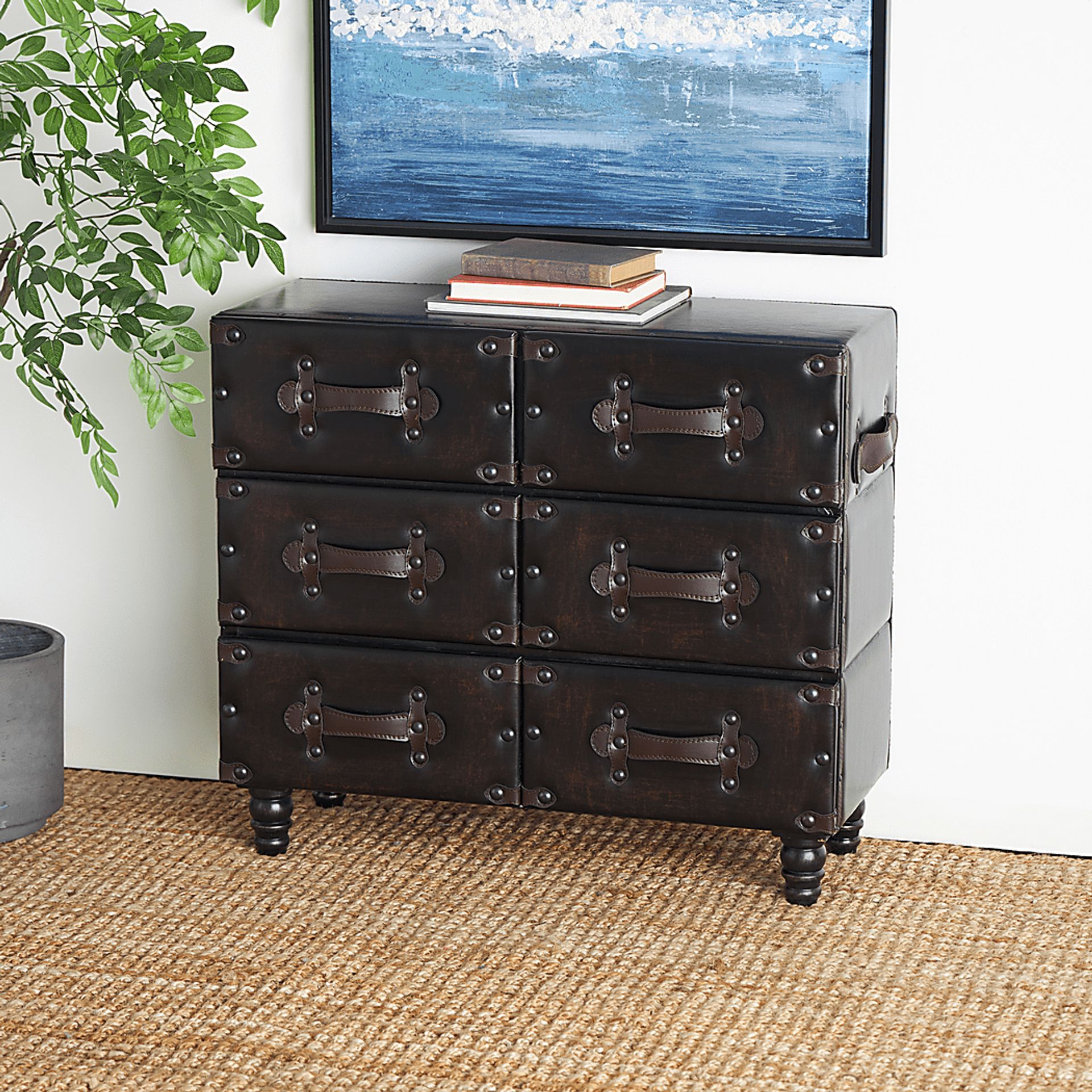 Lucentwood Black Chest - Image 2