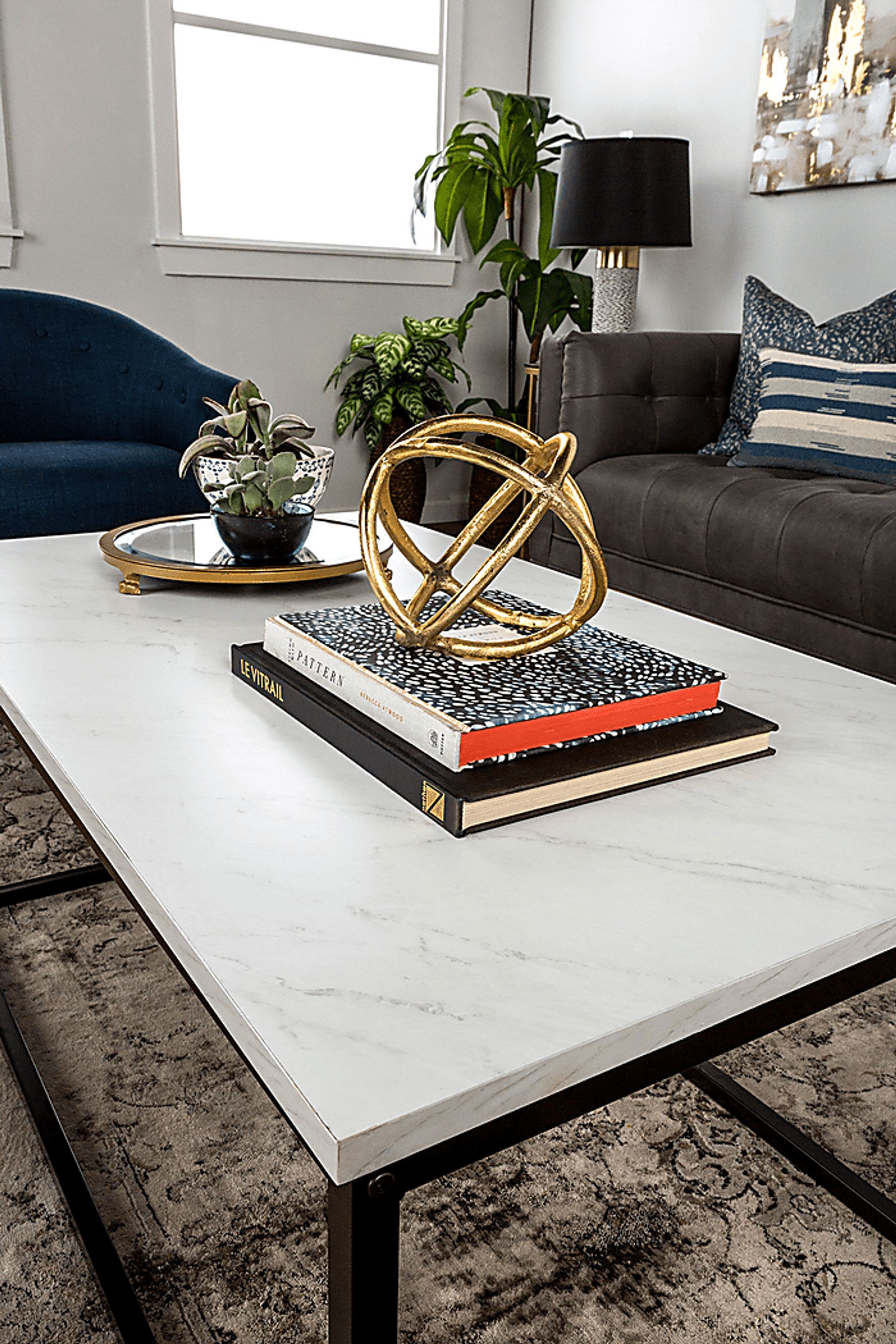 Luisant White Cocktail Table - Image 3