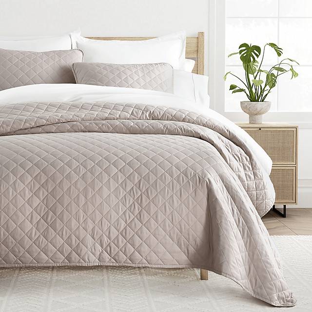 Lulldale Brown 3 Pc King Quilt Set - Thumbnail - Image 3