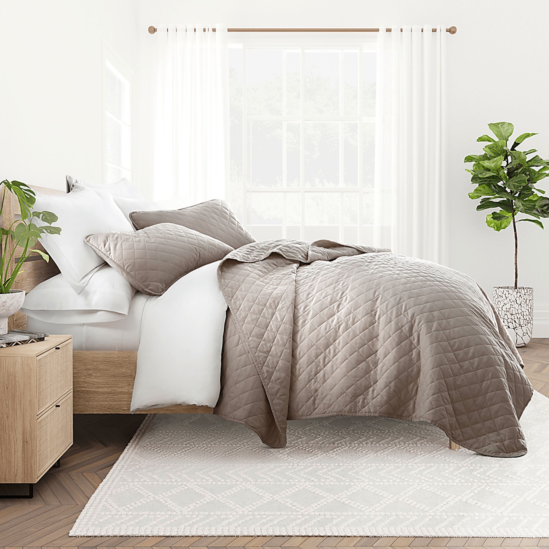 Lulldale Brown 3 Pc King Quilt Set - Image 4