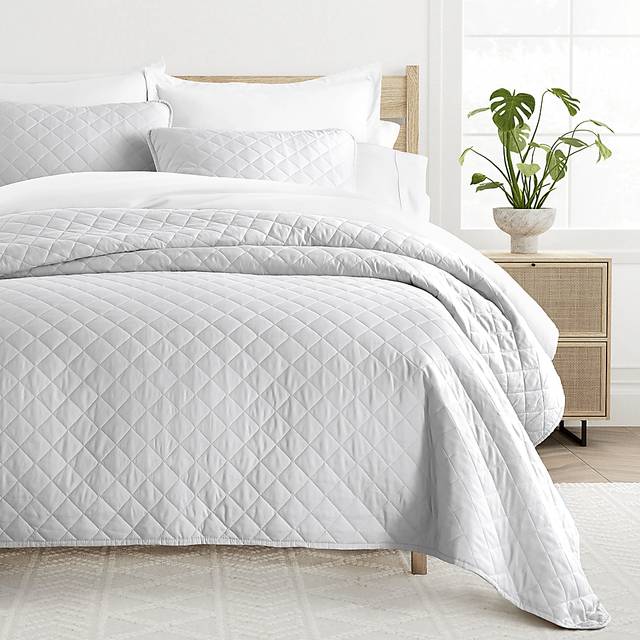 Lulldale Gray 3 Pc King Quilt Set - Thumbnail - Image 3