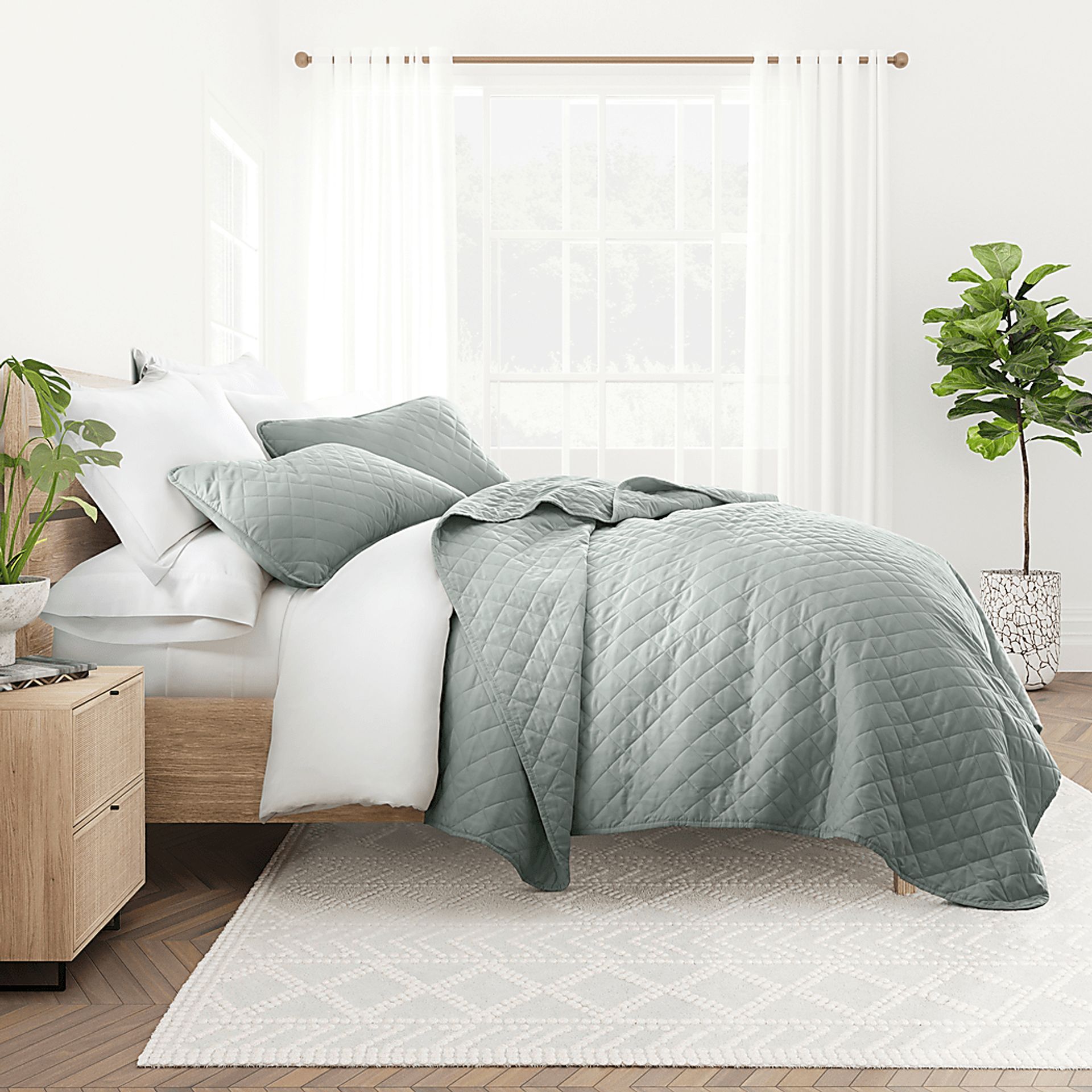 Lulldale Green 3 Pc Queen Quilt Set - Image 4