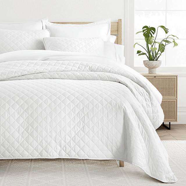 Lulldale White 2 Pc Twin Quilt Set - Thumbnail - Image 3