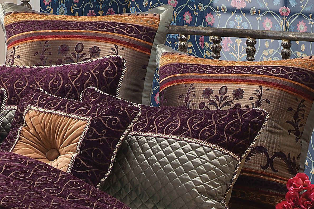 Lundholm Purple 10 Pc King Comforter Set