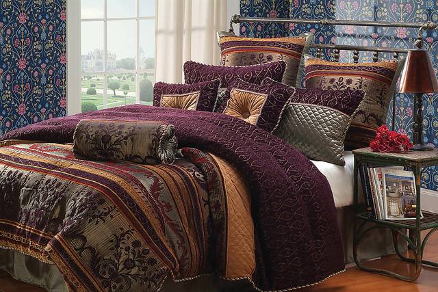 Lundholm Purple 9 Pc Queen Comforter Set - Thumbnail - Image 1