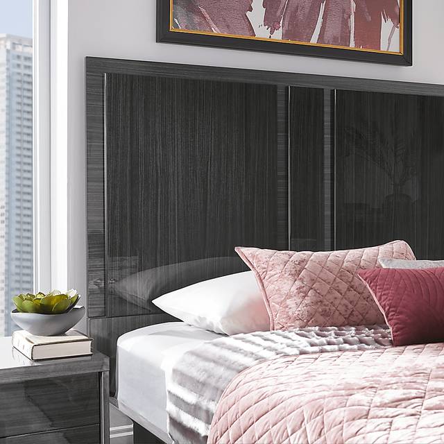 Luxe Point Black 5 Pc Queen Panel Bedroom - Thumbnail - Image 3