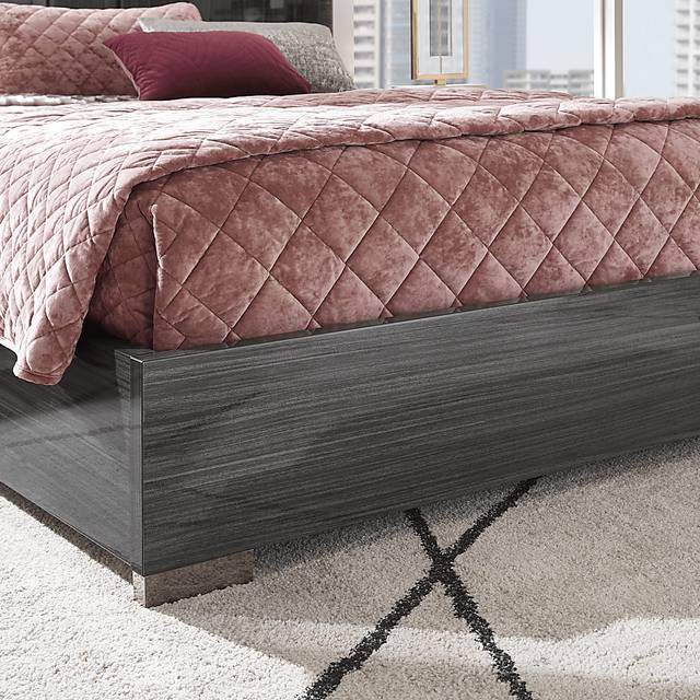 Luxe Point Black 5 Pc Queen Panel Bedroom - Thumbnail - Image 4