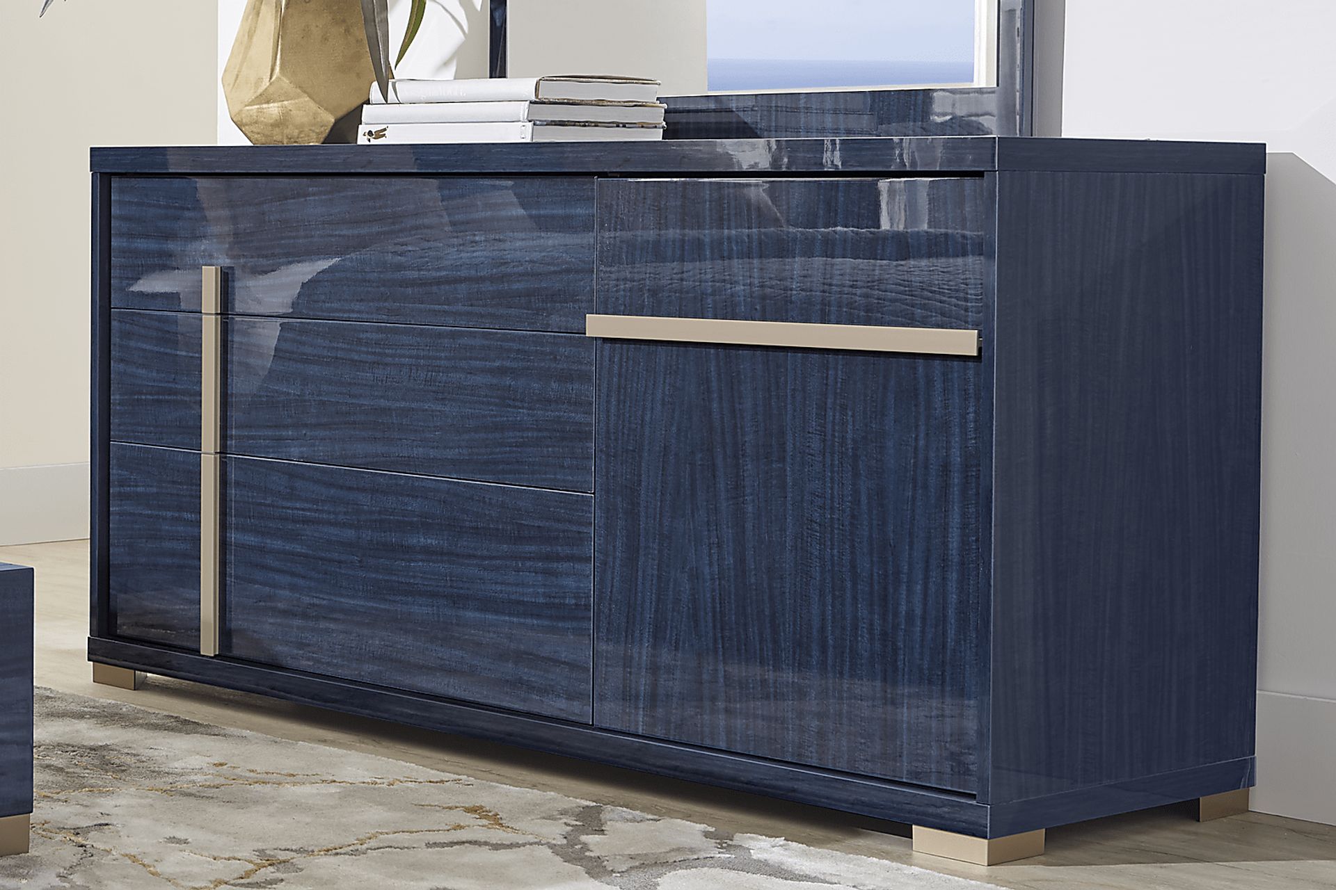 Luxe Point Blue 7 Pc Queen Panel Bedroom - Image 6