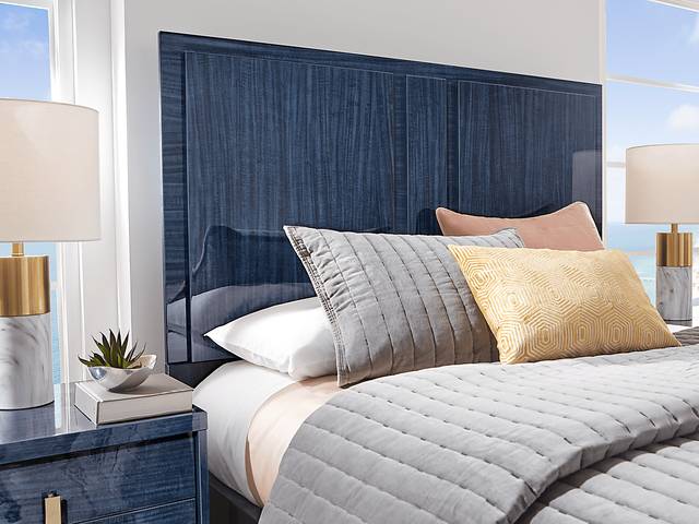 Luxe Point Blue 7 Pc Queen Panel Bedroom - Thumbnail - Image 3