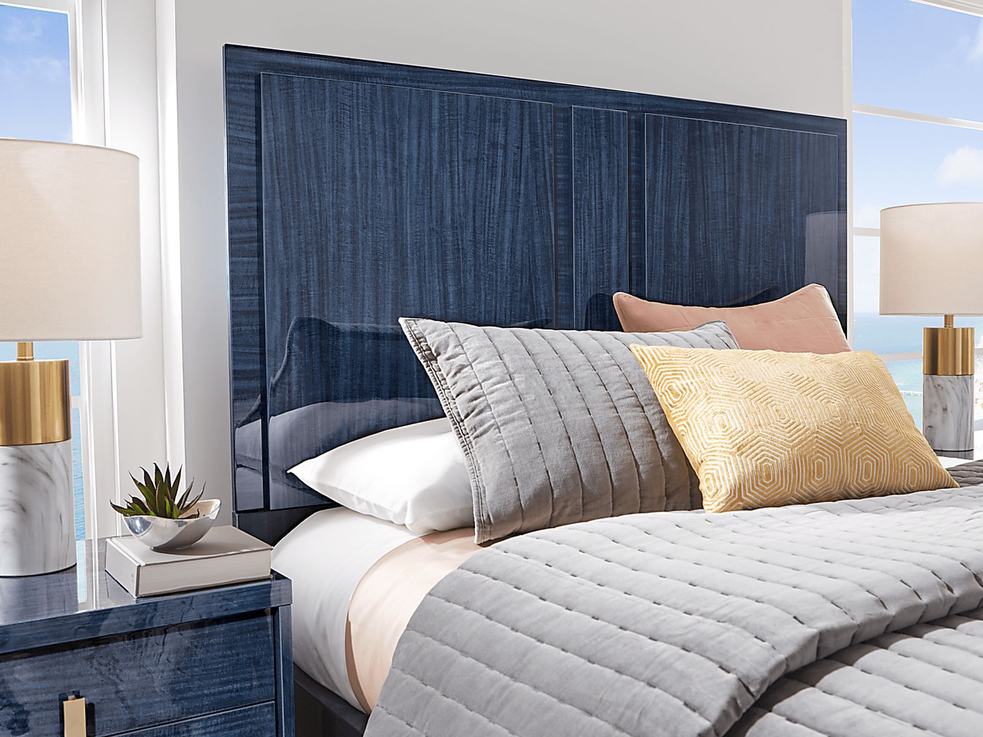 Luxe Point Blue 7 Pc Queen Panel Bedroom - Image 3