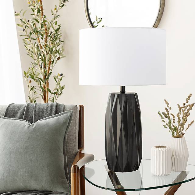 Lynfield Isle Black Lamp - Thumbnail - Image 2