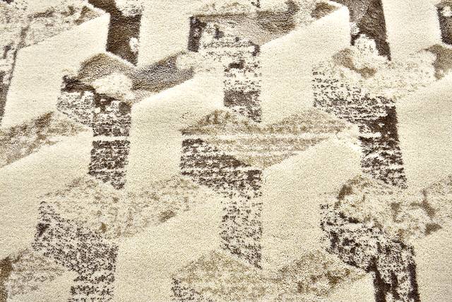 Lynx Cream 7'10 x 11' Rug - Thumbnail - Image 3