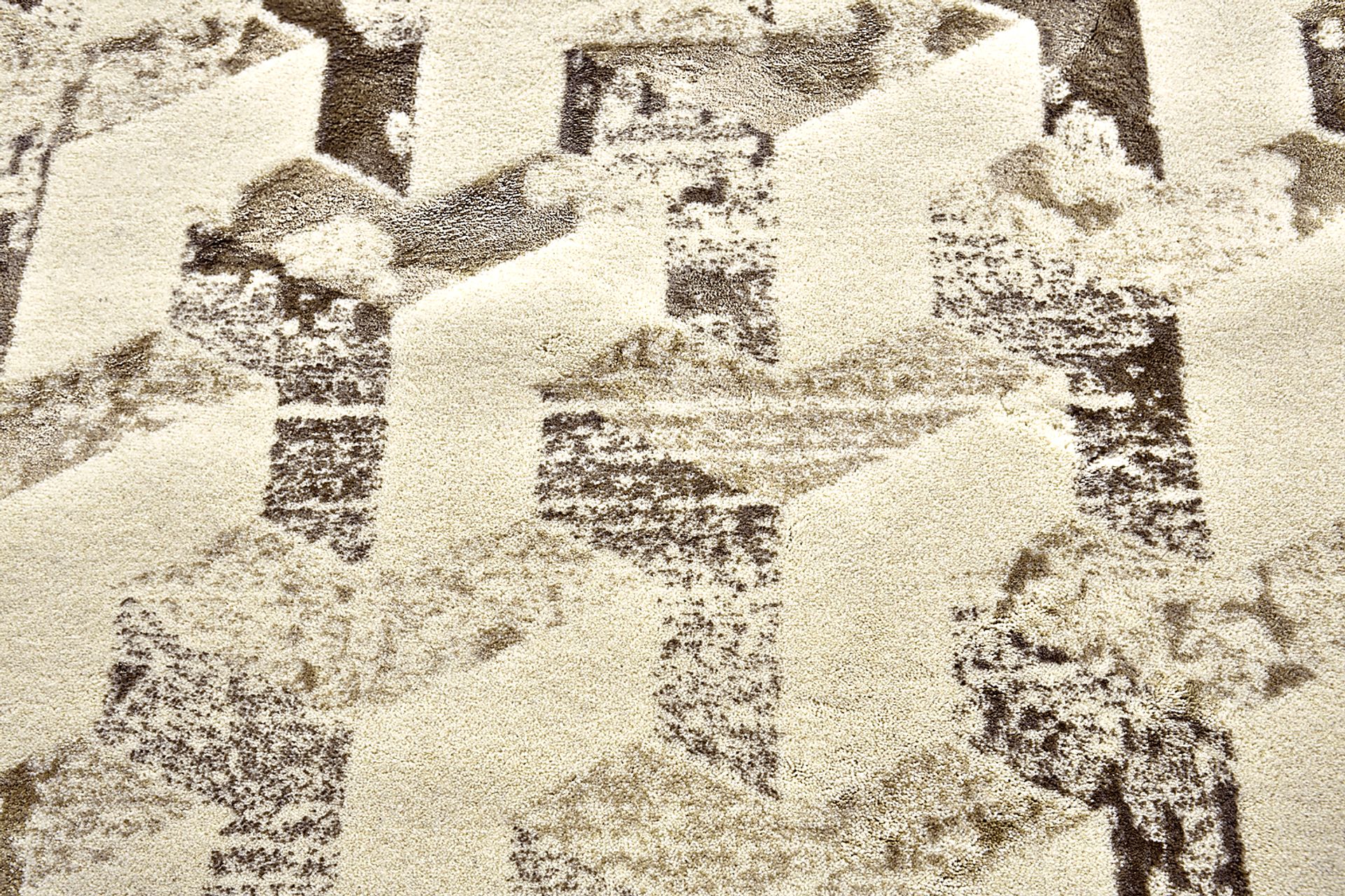 Lynx Cream 7'10 x 11' Rug - Image 3