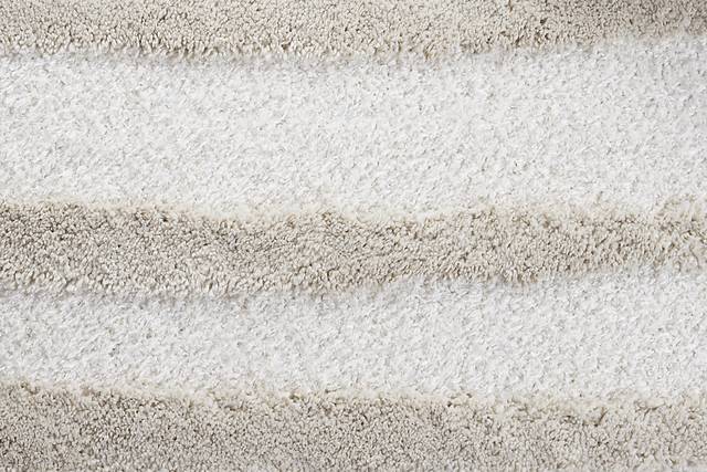 Madeleine Softee Ivory 5'3" x 7'5" Rug - Thumbnail - Image 3