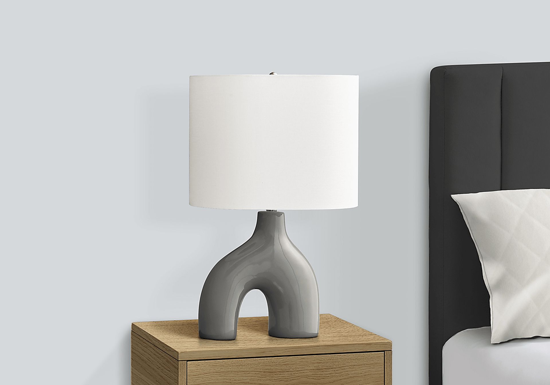 Madola Island Gray Lamp - Image 3